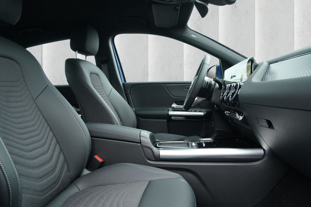 Mercedes-Benz B 200 2024