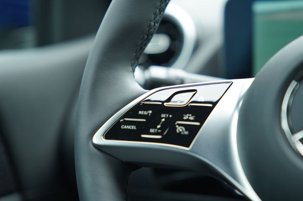 Mercedes-Benz B 200 2024