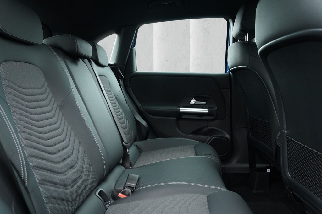 Mercedes-Benz B 200 2024