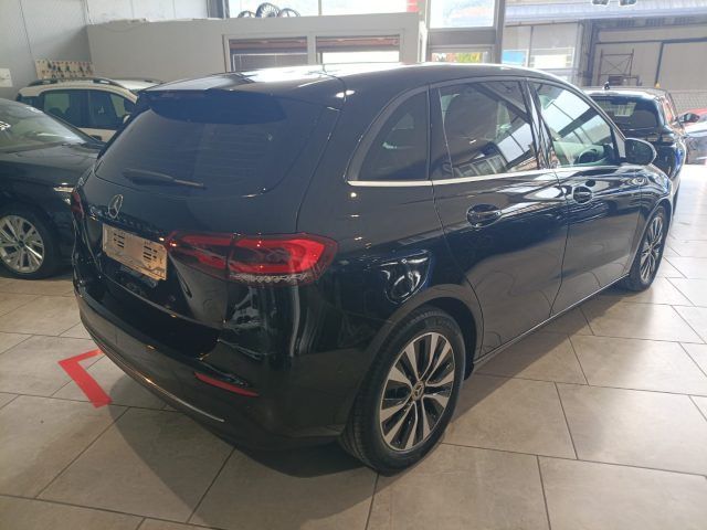Mercedes-Benz B 180 2021