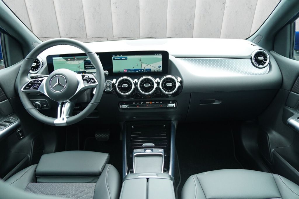 Mercedes-Benz B 200 2024