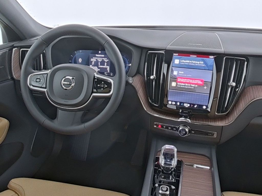Volvo XC60 2025