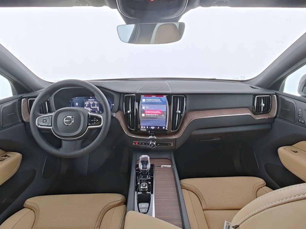 Volvo XC60 2025