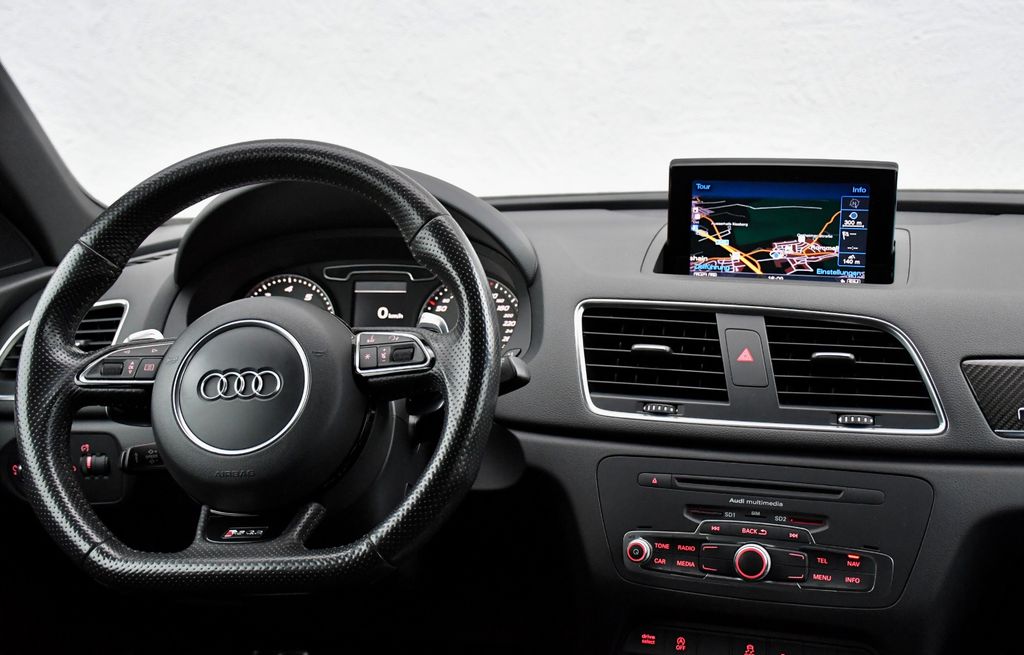 Audi RSQ3 2015