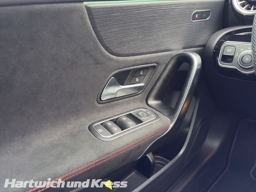 Mercedes-Benz A 220 2024