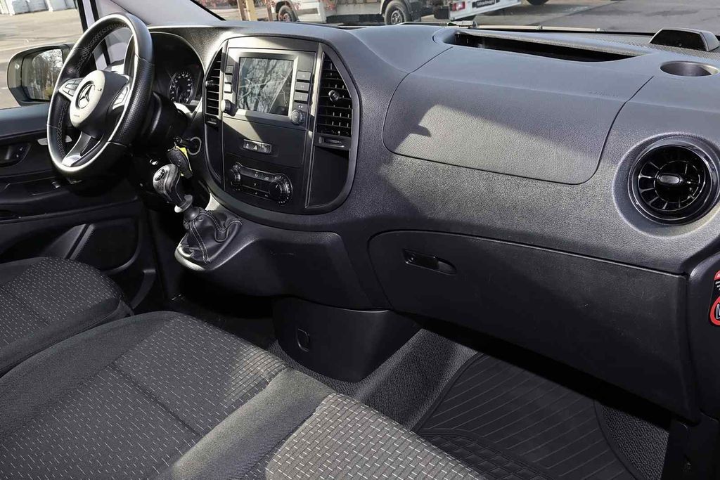 Mercedes-Benz Vito 2023