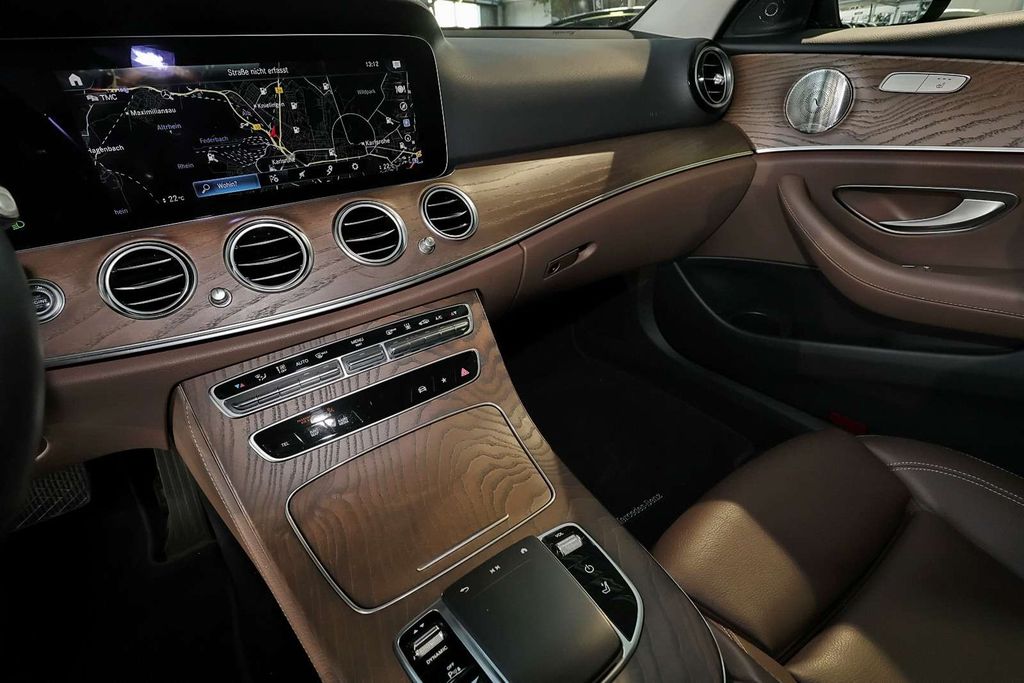 Mercedes-Benz E 300 2022