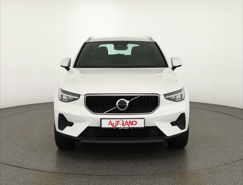 Volvo XC40 2025
