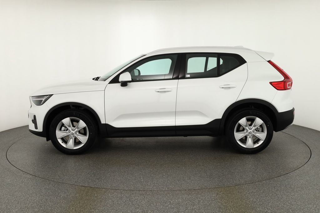 Volvo XC40 2025