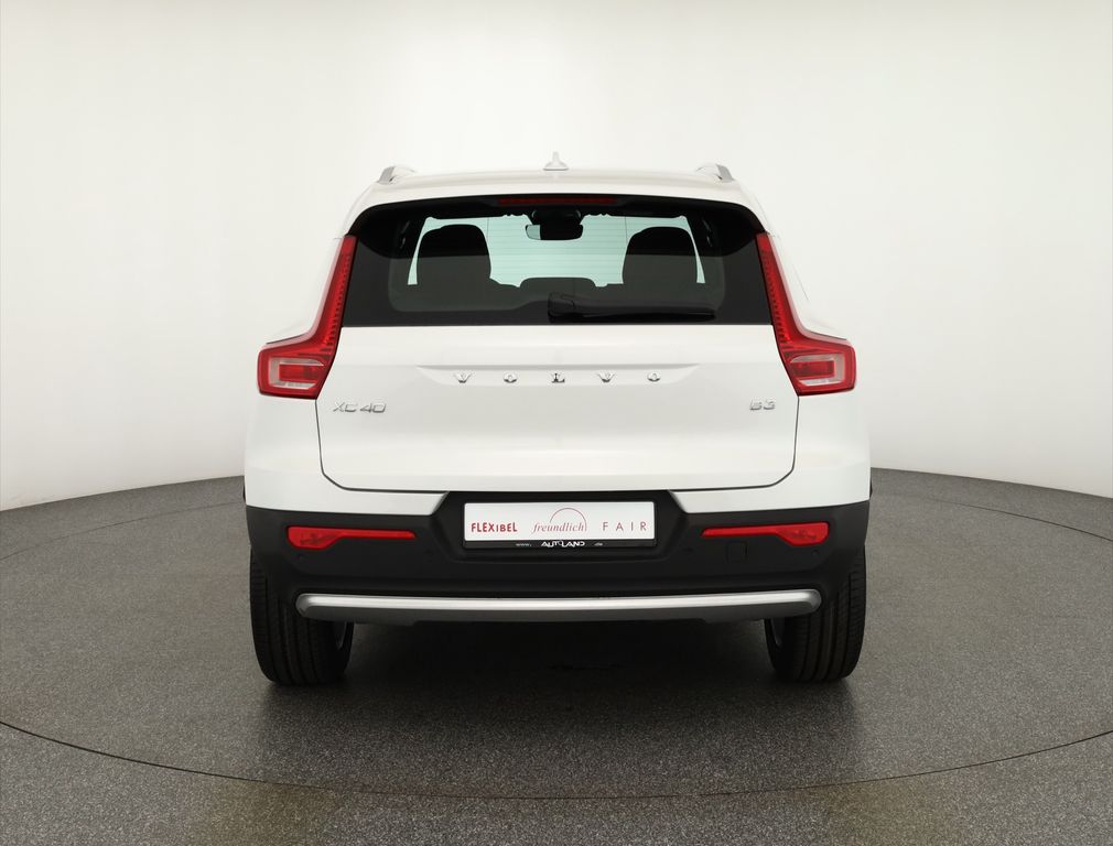 Volvo XC40 2025