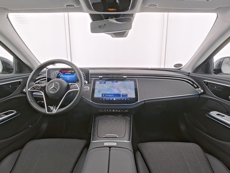 Mercedes-Benz E 300 2025