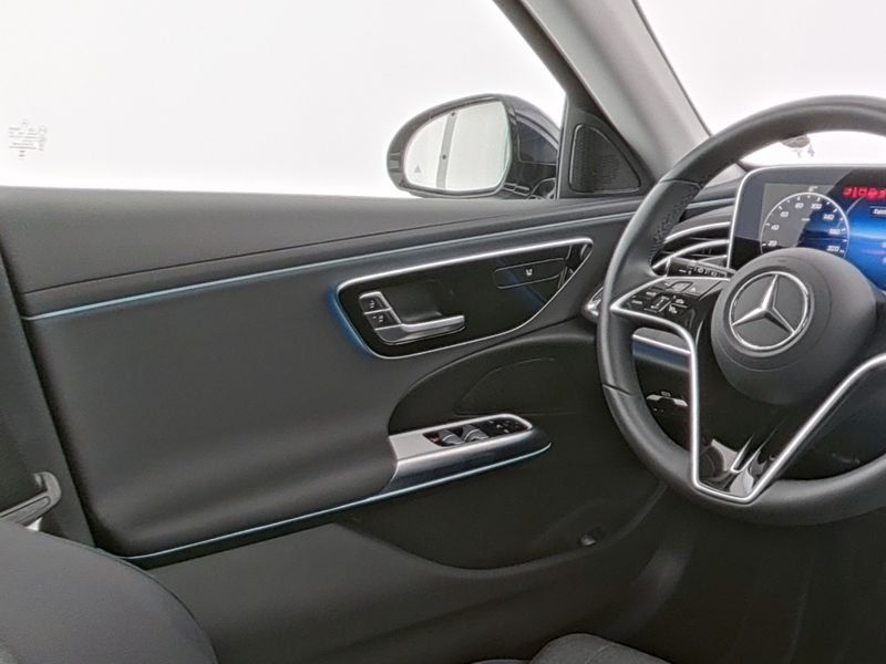 Mercedes-Benz E 300 2025