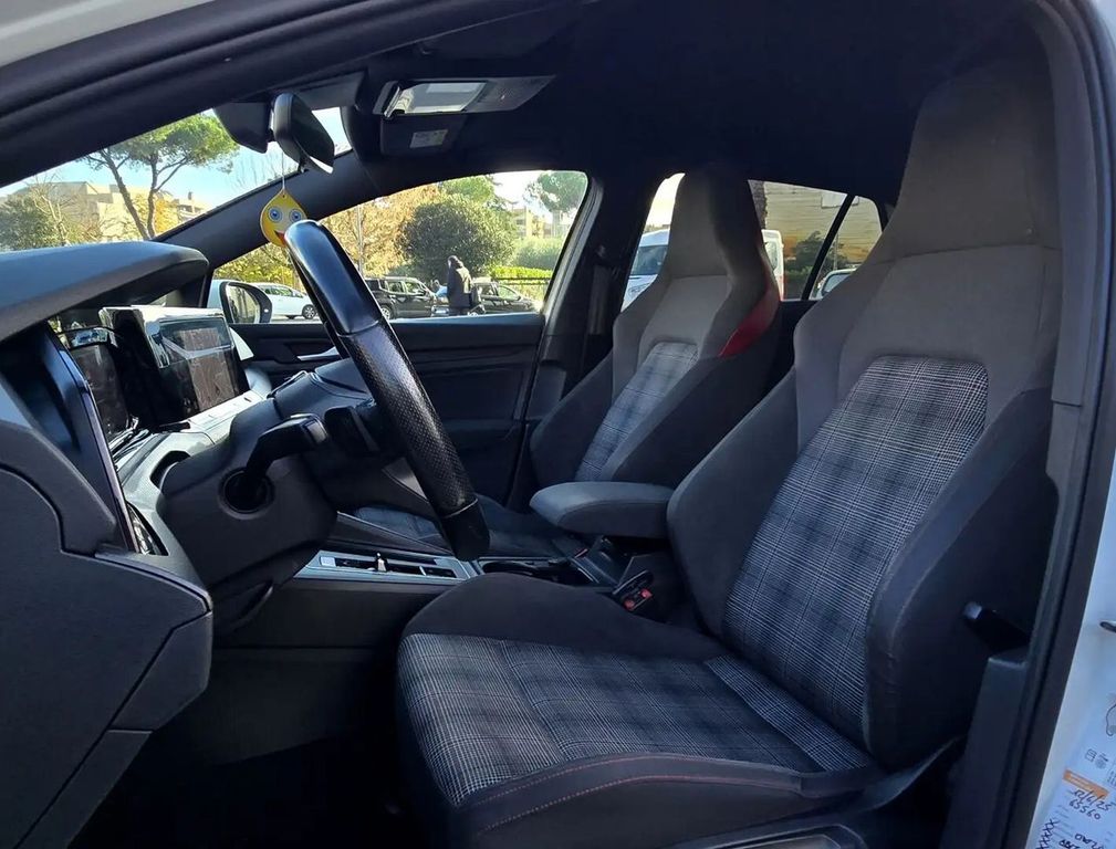 Volkswagen Golf 2021