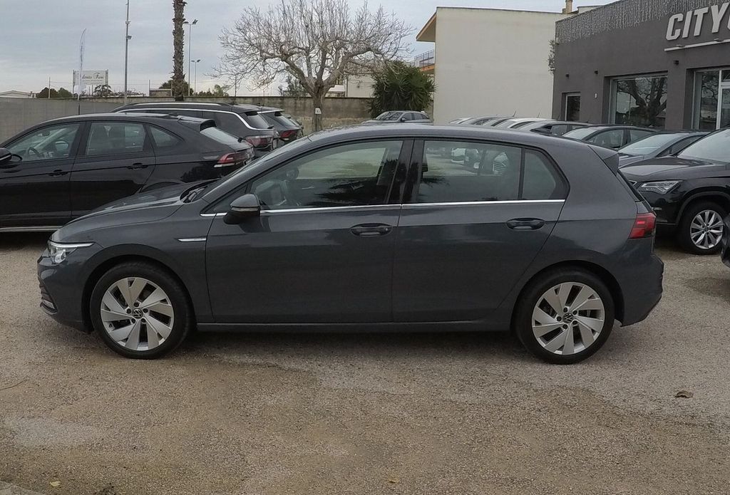 Volkswagen Golf 2022