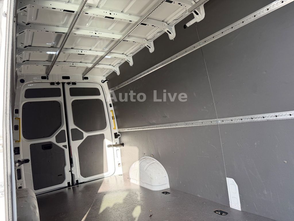 Volkswagen Crafter 2024