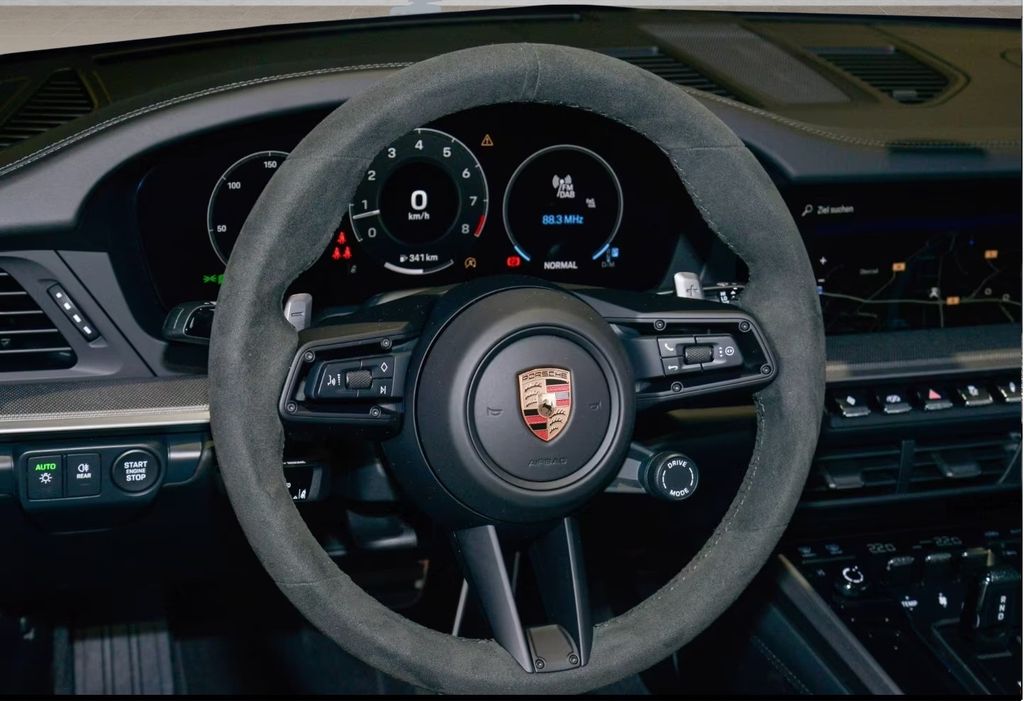 Porsche 992 2025