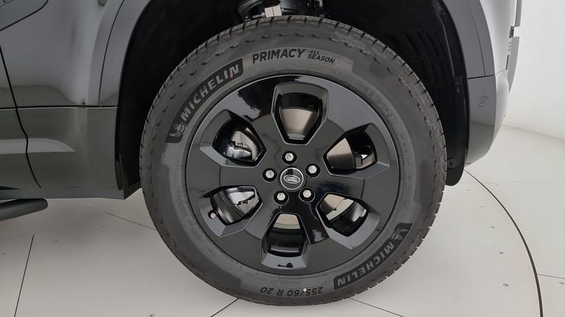 Land Rover Defender 2025