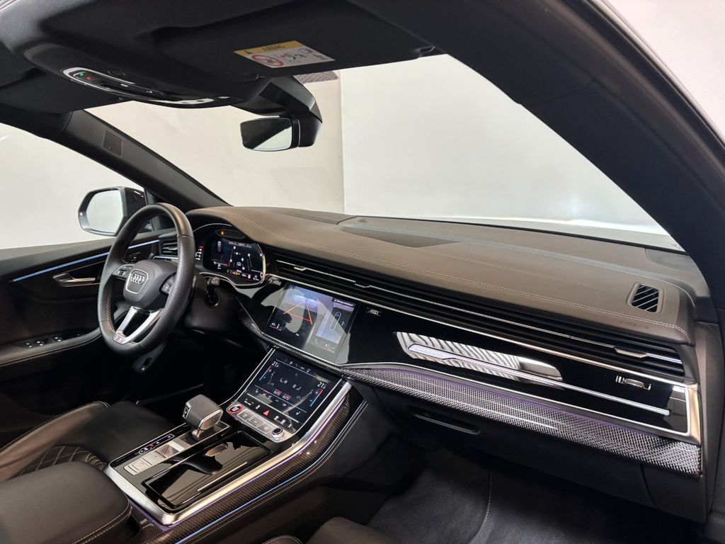 Audi SQ8 2024