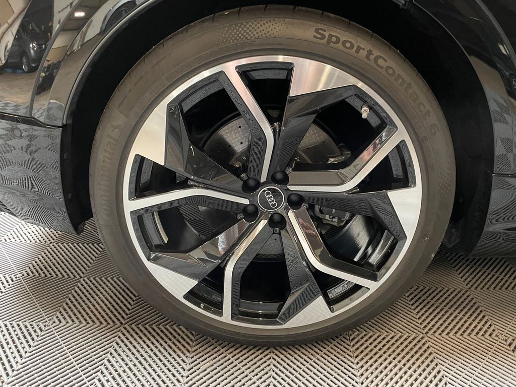Audi RSQ8 2024