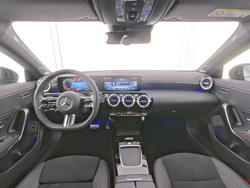 Mercedes-Benz CLA 200 2024