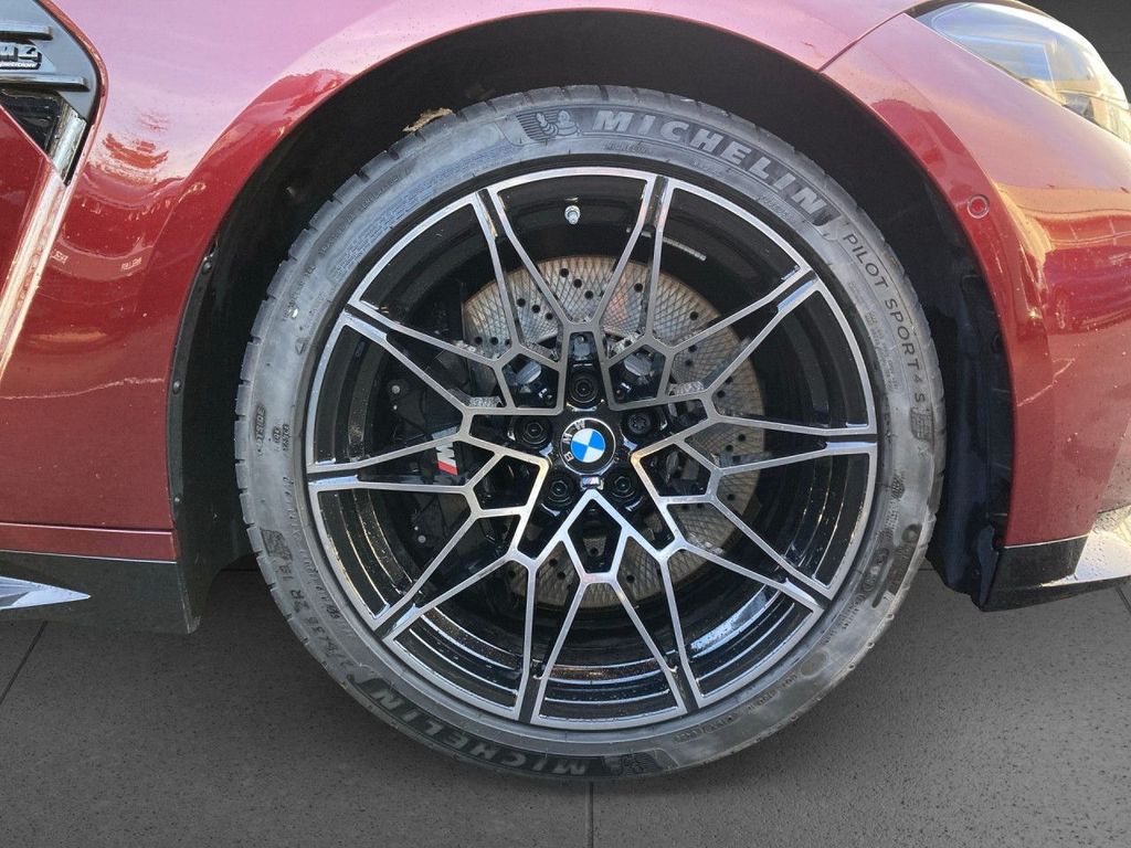 BMW M4 2025