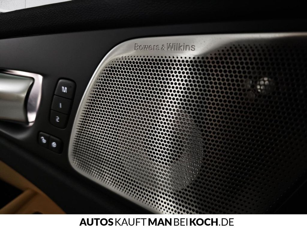 Volvo XC60 2025