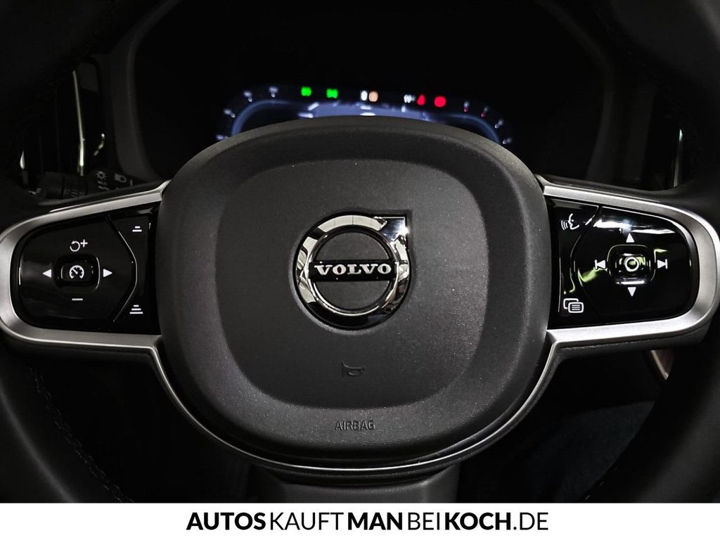 Volvo XC60 2025