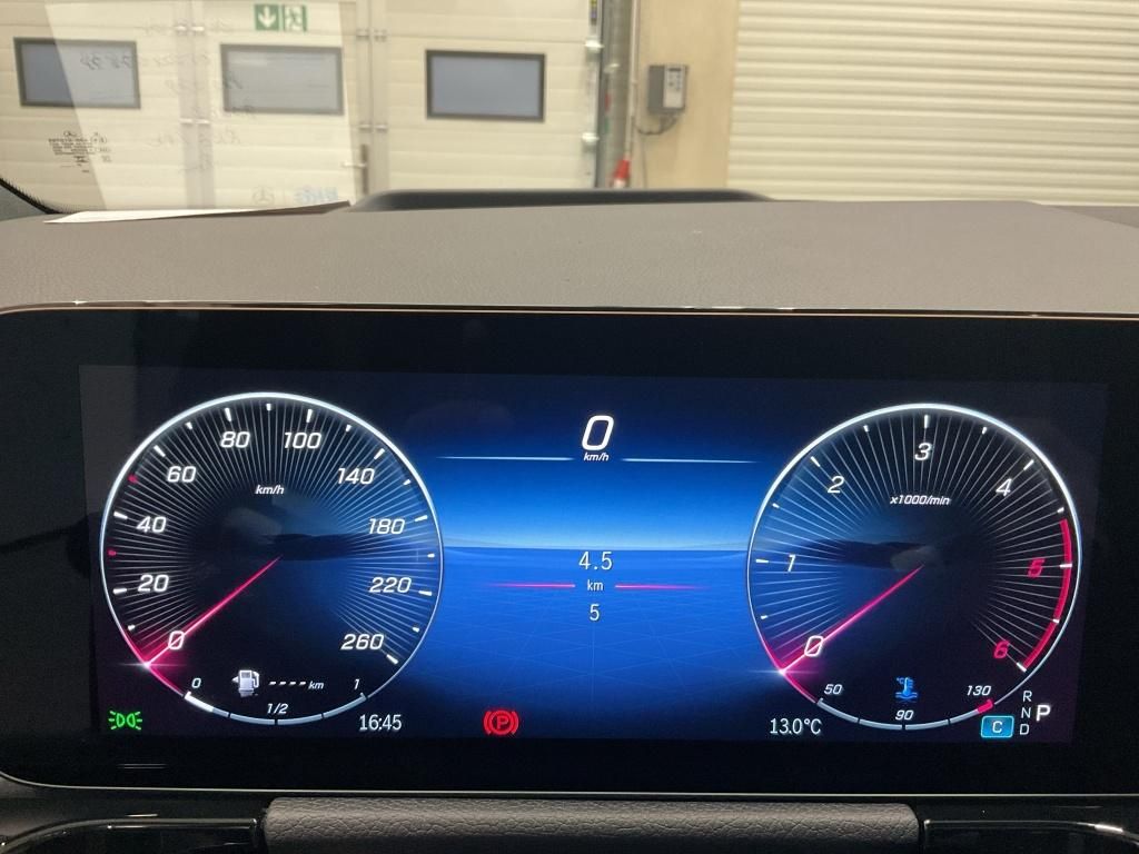 Mercedes-Benz B 220 2025