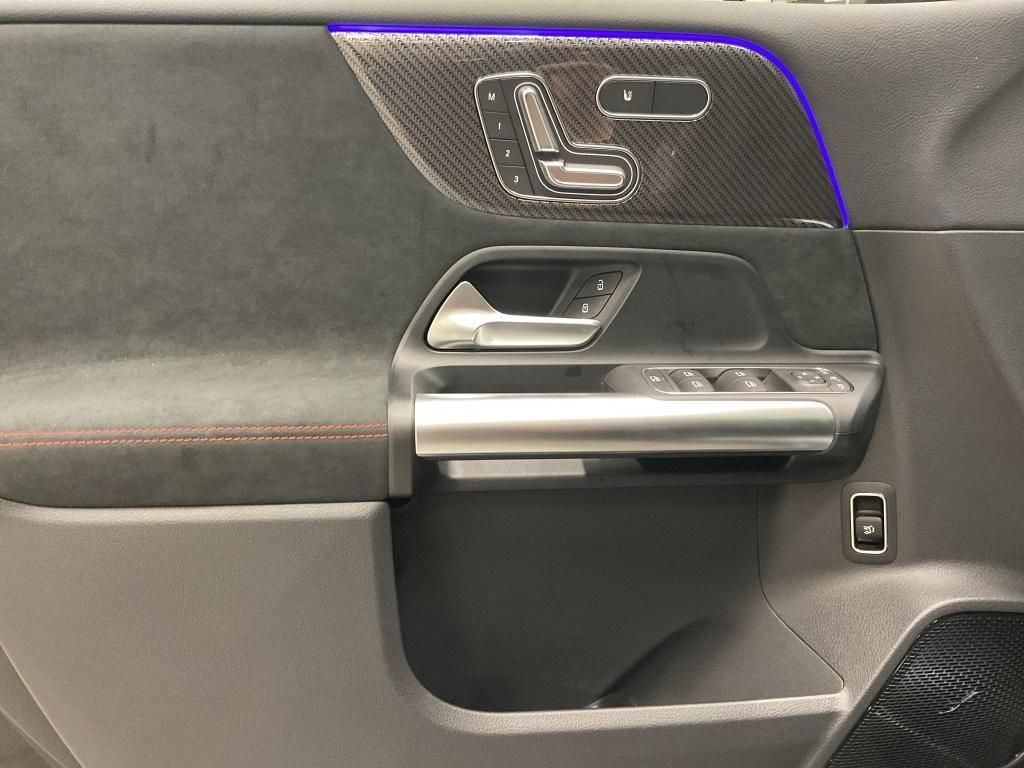 Mercedes-Benz B 220 2025