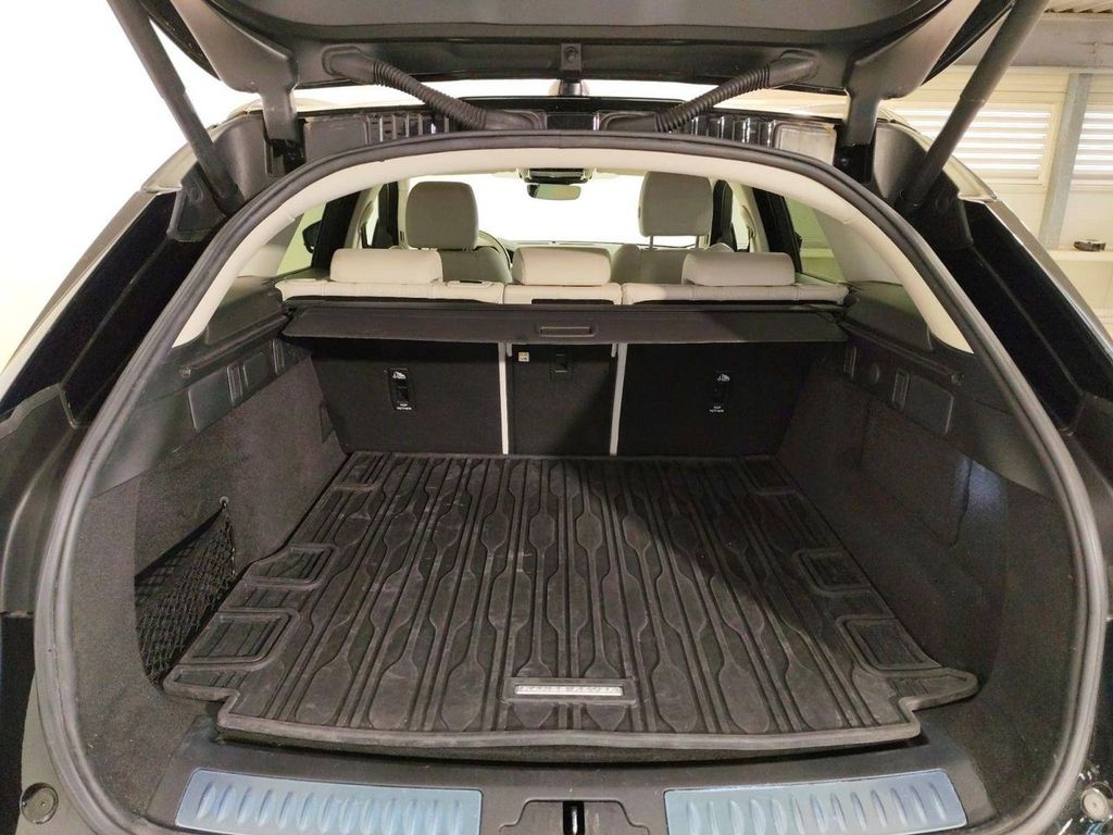 Land Rover Range Rover Velar 2023