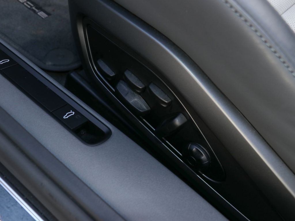 Porsche 992 2025