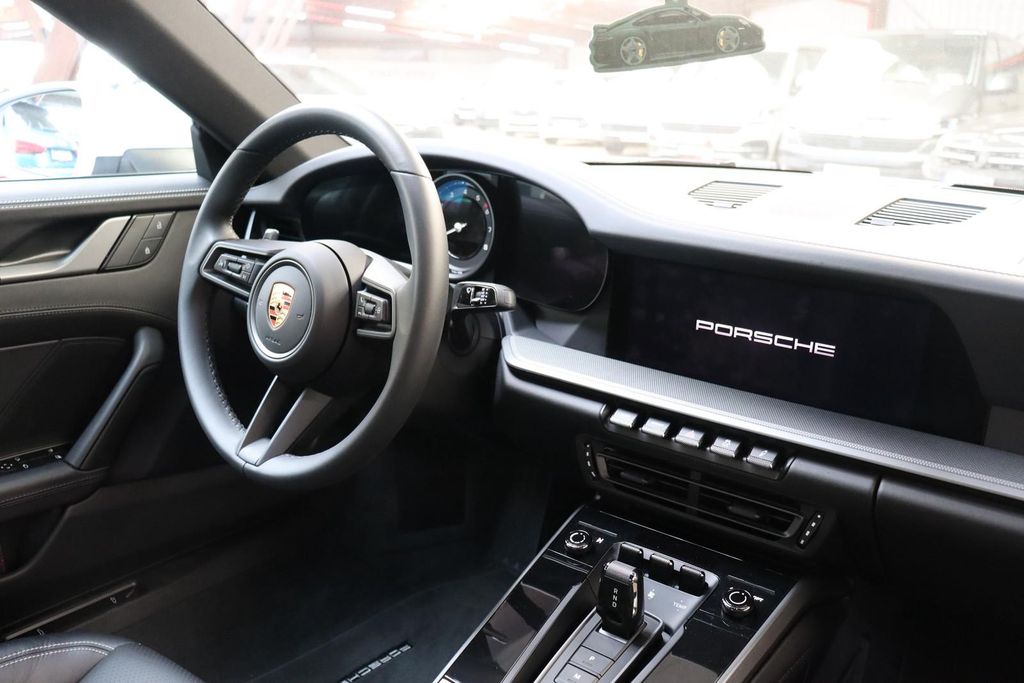 Porsche 992 2023