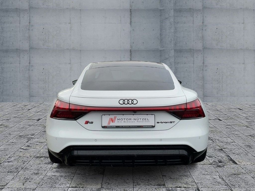 Audi e-tron 2022