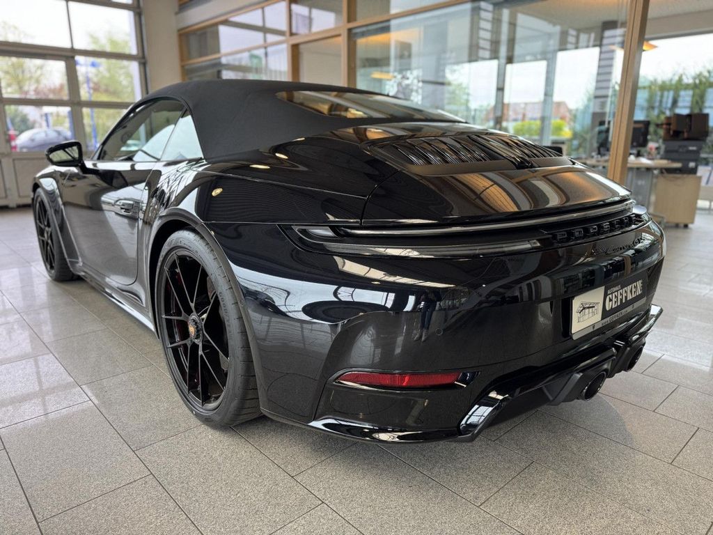 Porsche 992 2025