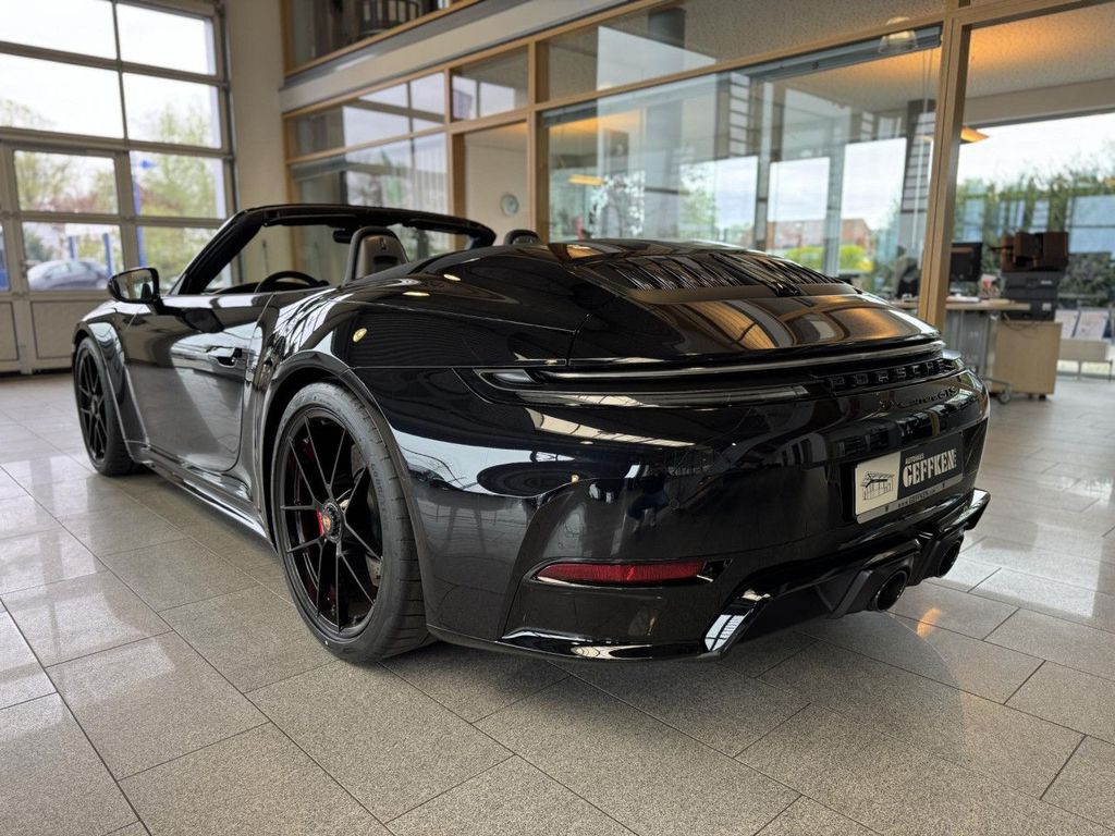Porsche 992 2025