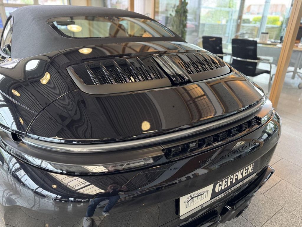 Porsche 992 2025