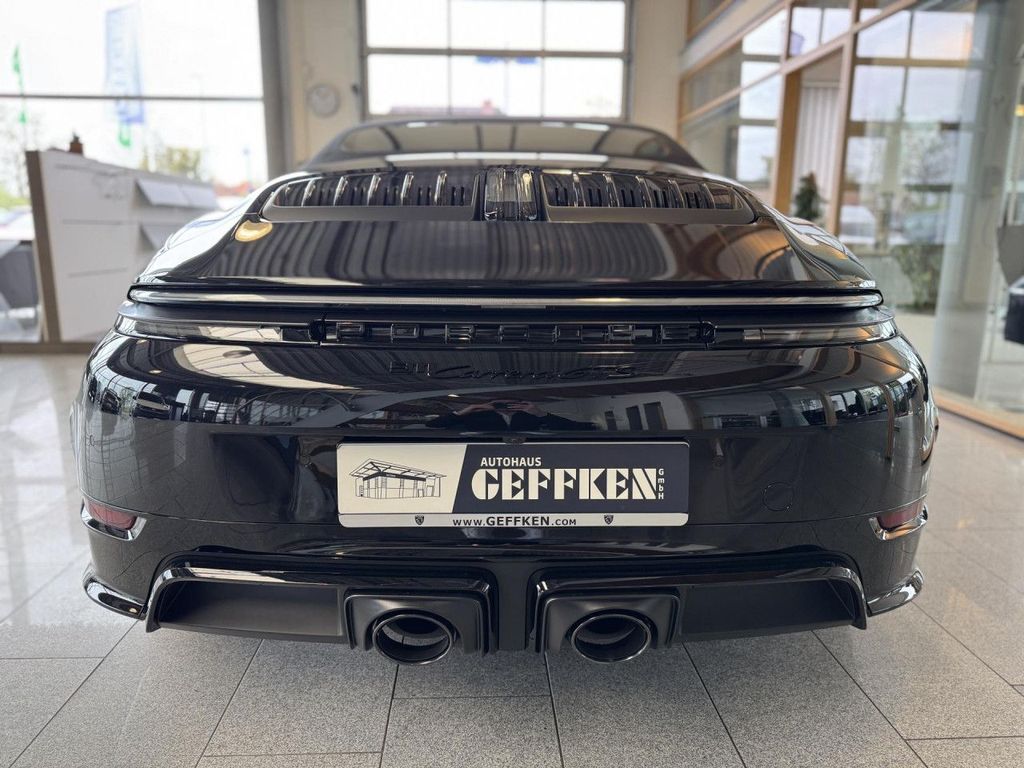Porsche 992 2025
