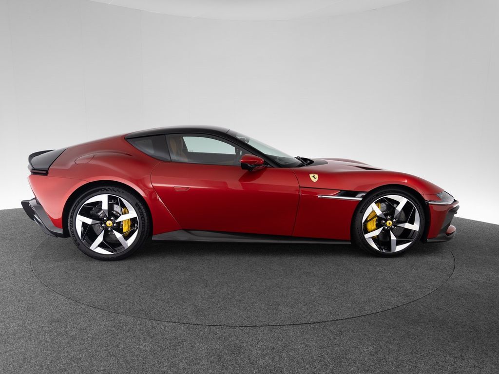 Ferrari 12Cilindri 2025
