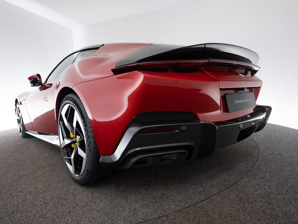 Ferrari 12Cilindri 2025