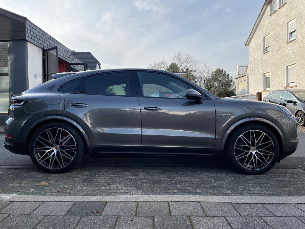 Porsche Cayenne 2025