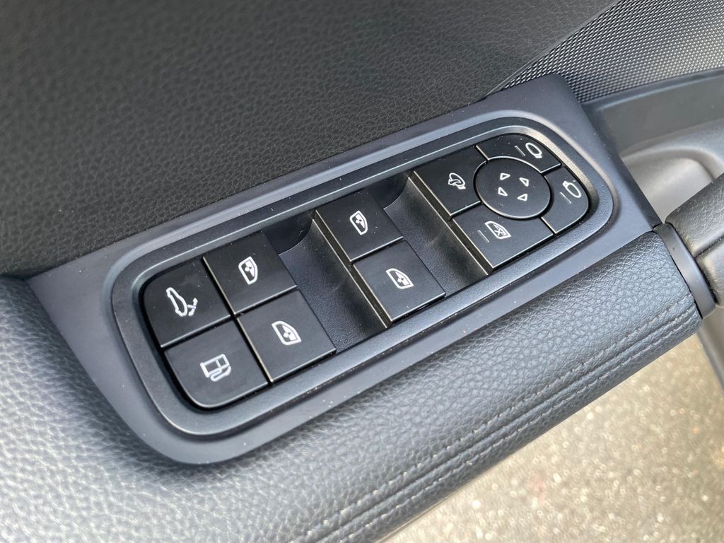 Porsche Cayenne 2025