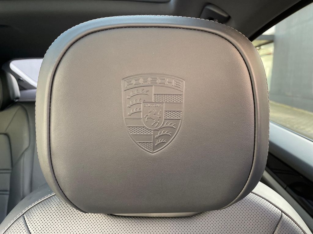 Porsche Cayenne 2025