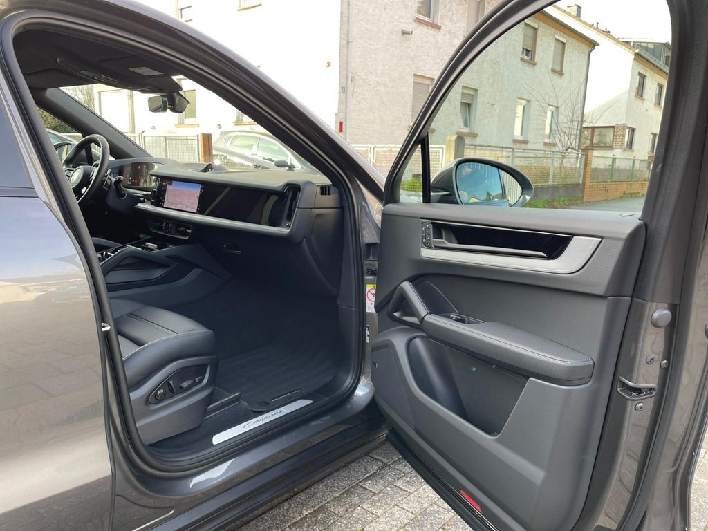 Porsche Cayenne 2025