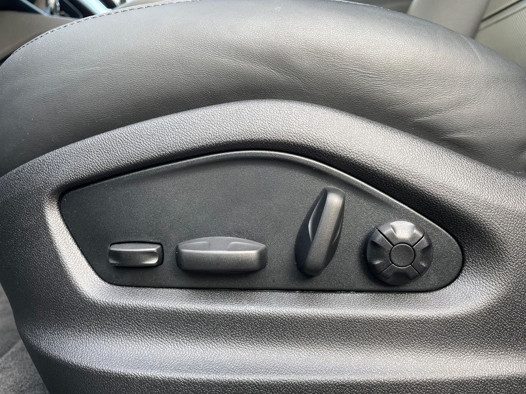 Porsche Cayenne 2025