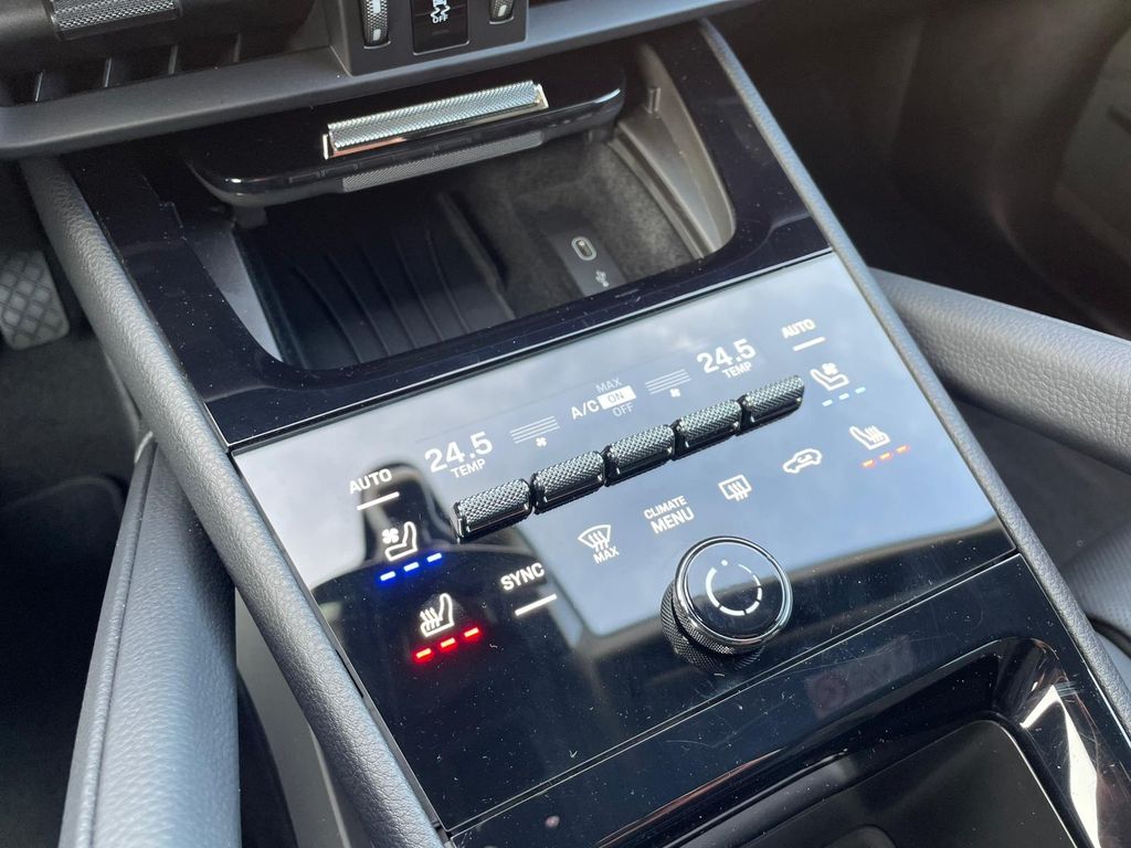 Porsche Cayenne 2025