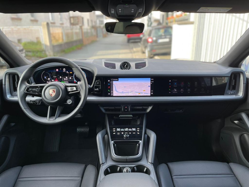 Porsche Cayenne 2025