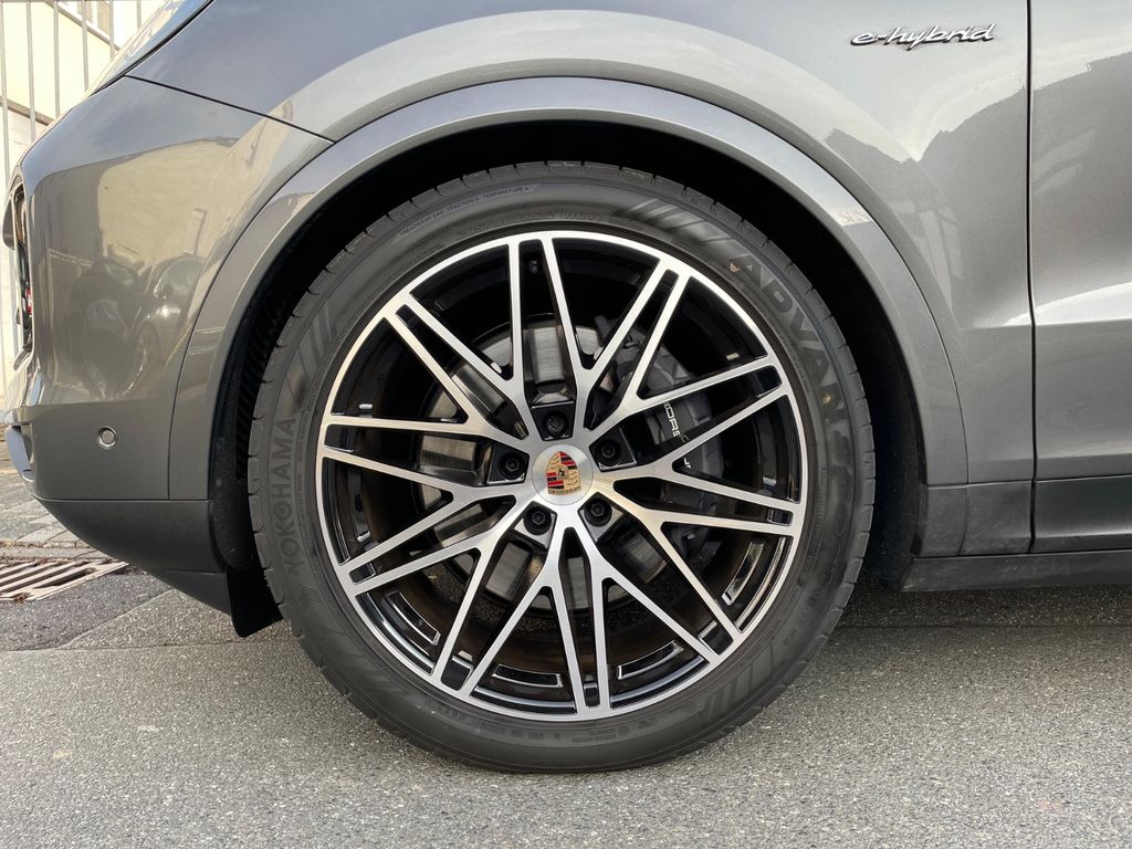 Porsche Cayenne 2025