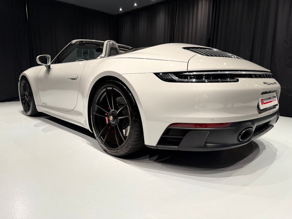 Porsche 992 2023