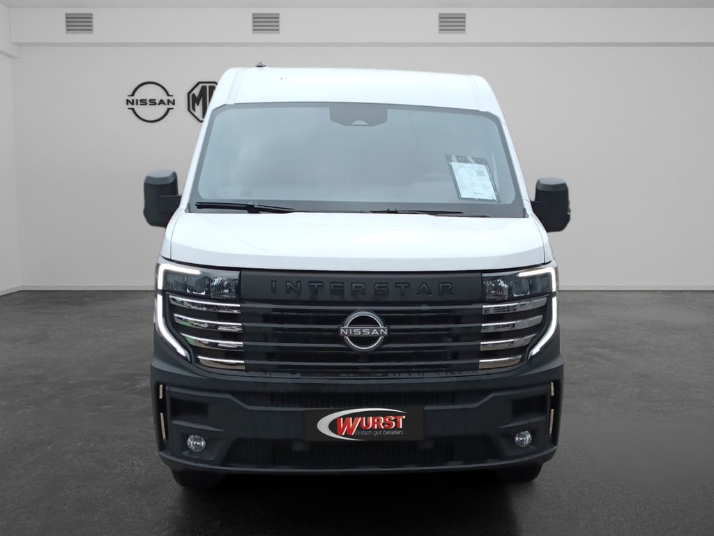Nissan Interstar 2024