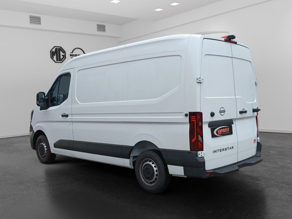 Nissan Interstar 2024